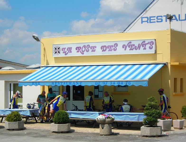 2010-06-24 36 Guiscriff Estomacs cales Prets a repartir.JPG